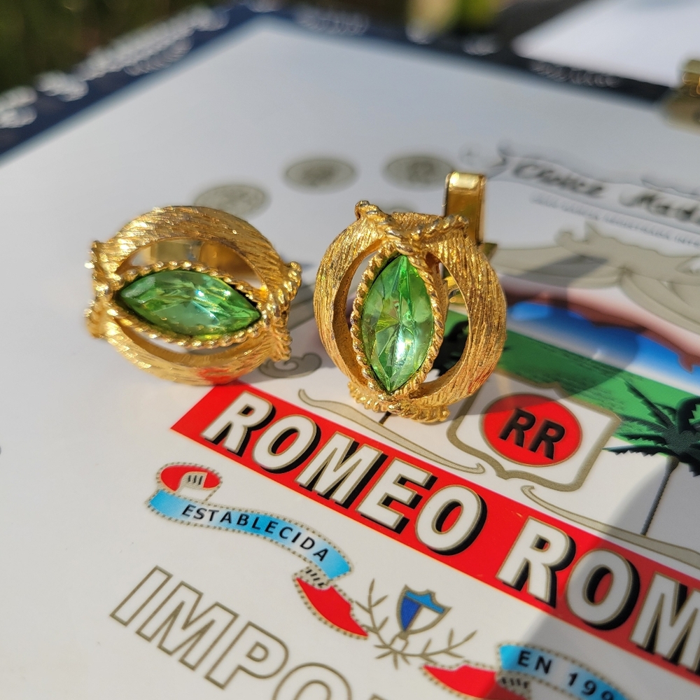 Vintage Cufflinks Green Rhinestone & Gold-tone Corded Metalwork ~ Snazzy! Retro!